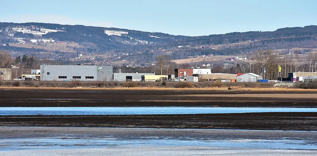 Midtstranda over Åkersvika