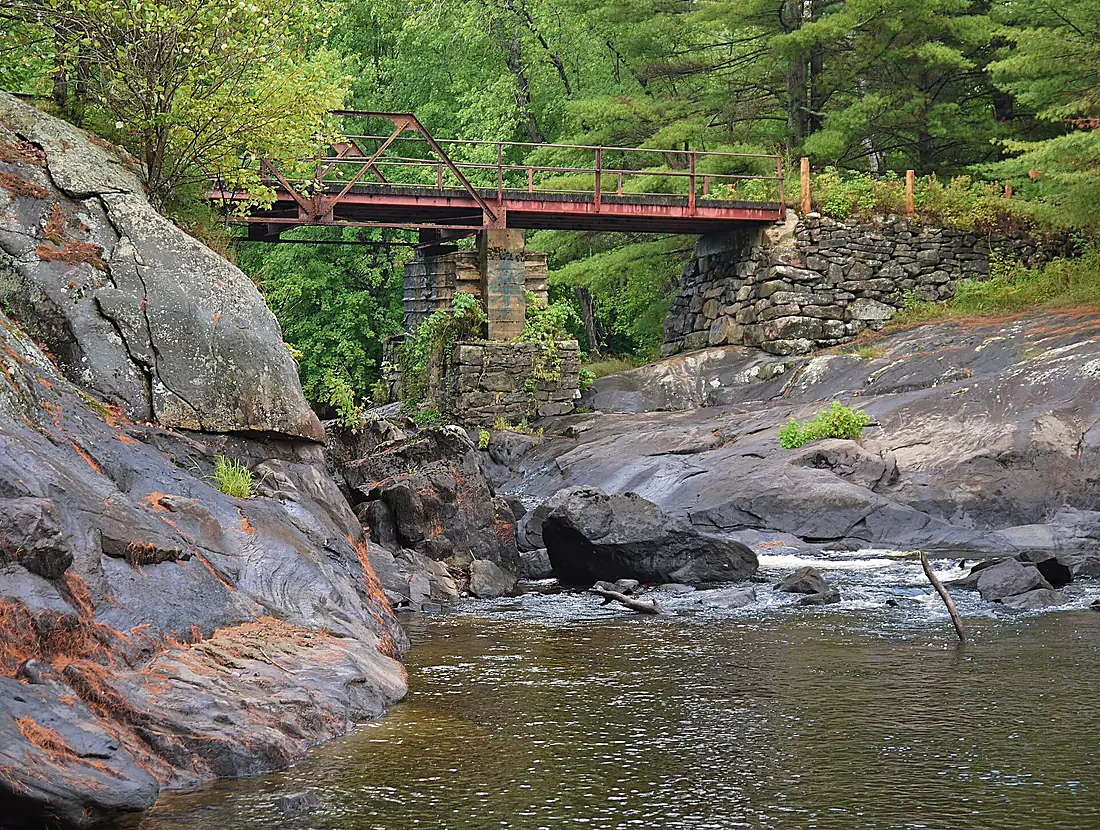 Victoria Bridge on the Black River2