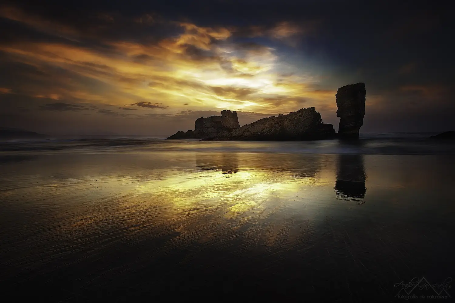 Bayas Reflection (213675271)