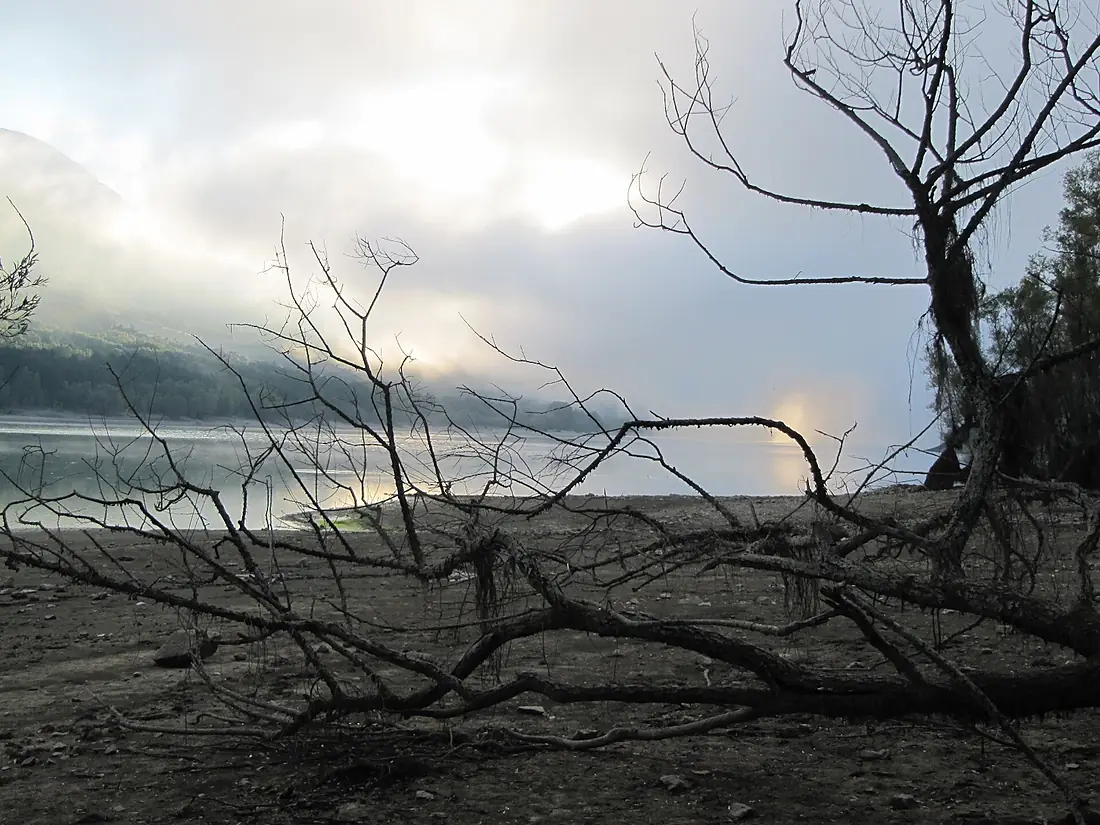Alba sul lago