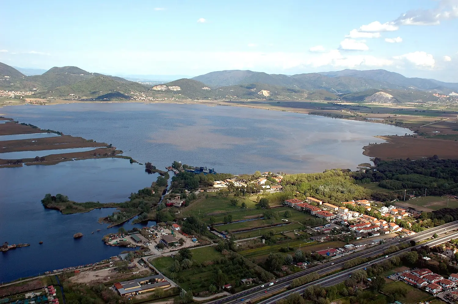 Massaciuccoli lake overview