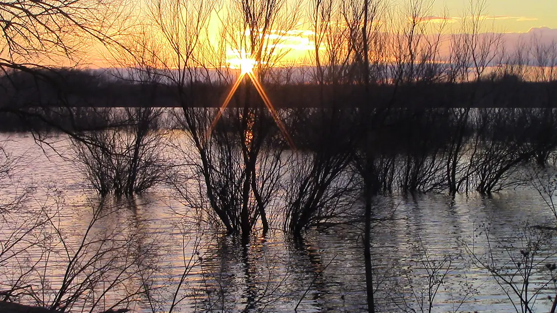 CONTRALUZ EN LAGUNA GRANDE