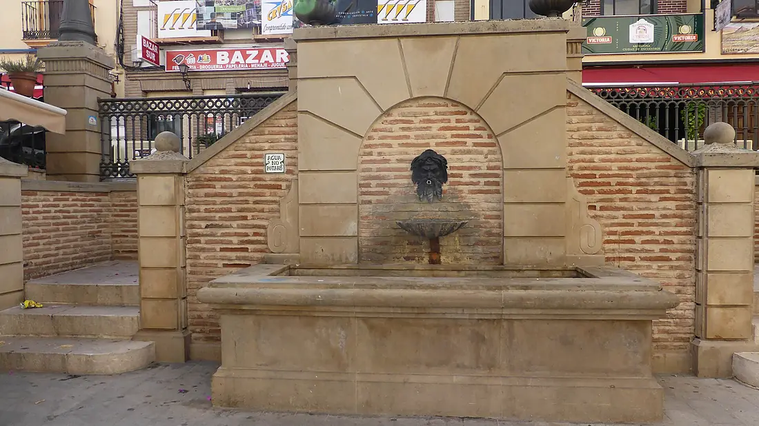 Archidona fountain (28279581774)