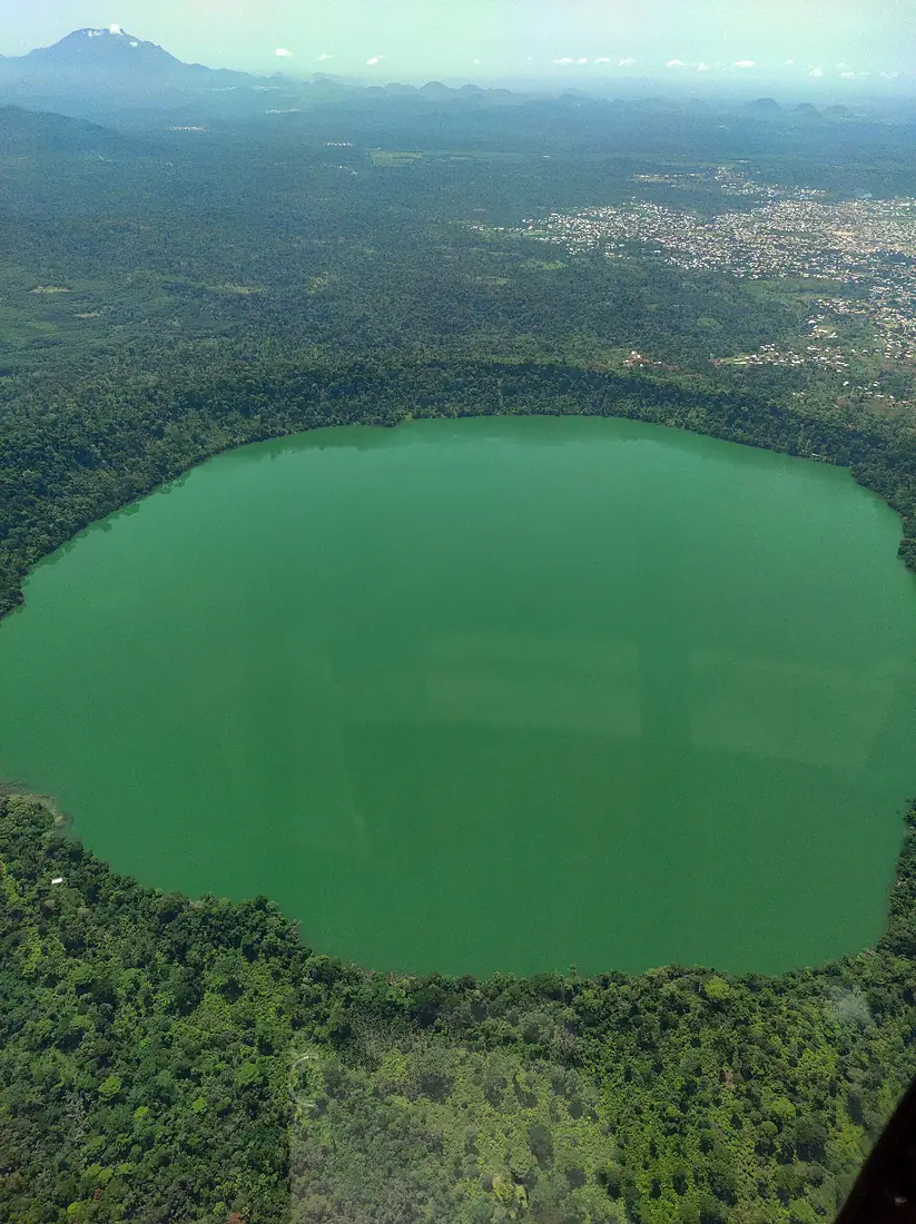 Lac Barombi Mbo - Barombi Mbo Crater Lake - Region du Sud-ouest - Cameroun