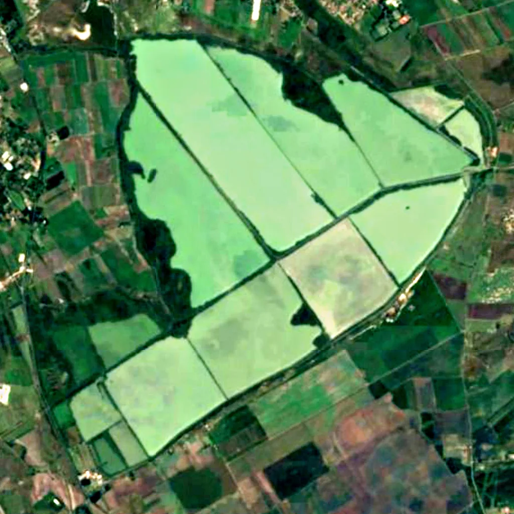 Lake Fehér seen from above (Sentinel-2)