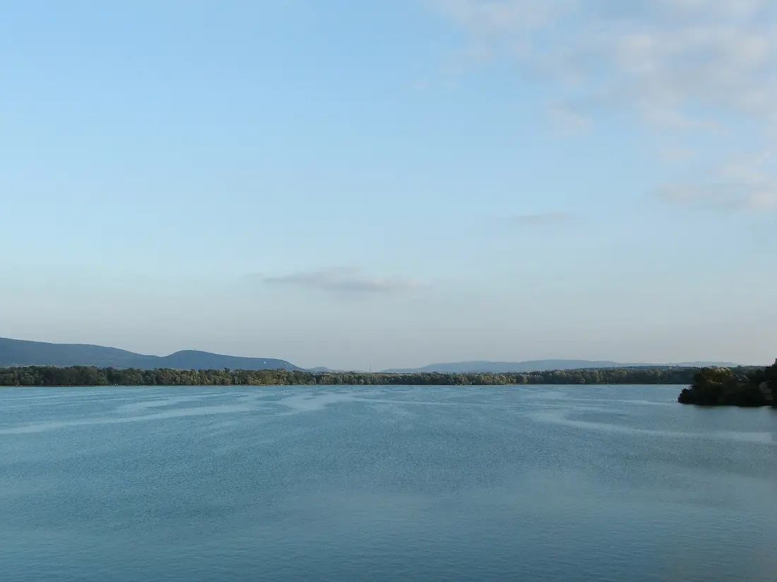 Öreg-tó (Old Lake) 01 Tata