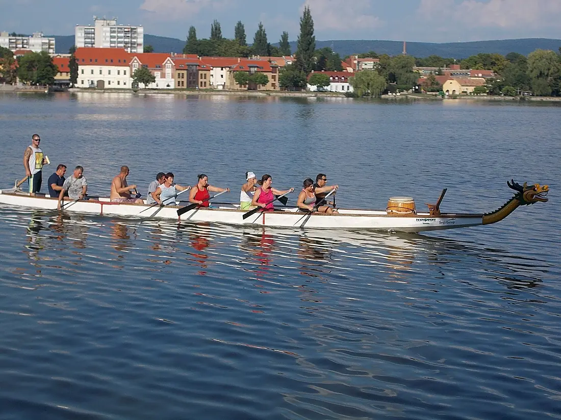 Sárkányhajó. Öreg-tó. - Komárom-Esztergom megye, Tata