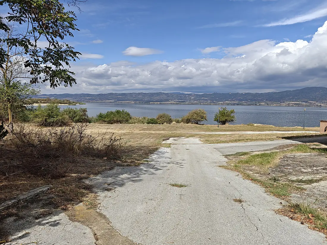 Lake Volvi 01