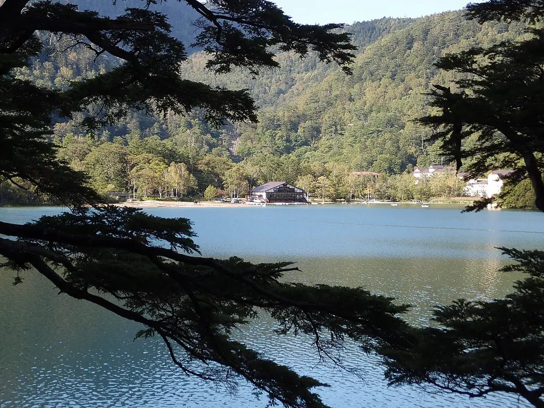 Lake Yunoko (9821699476)
