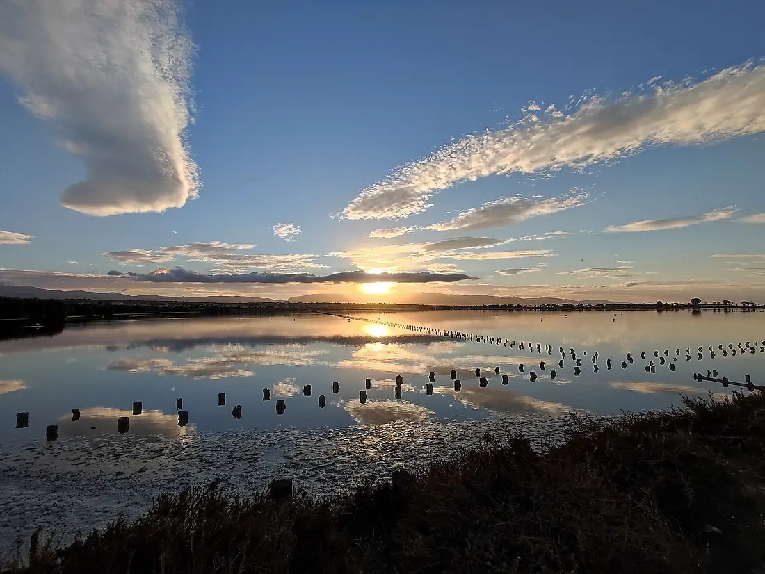 Il sole sorge alle saline
