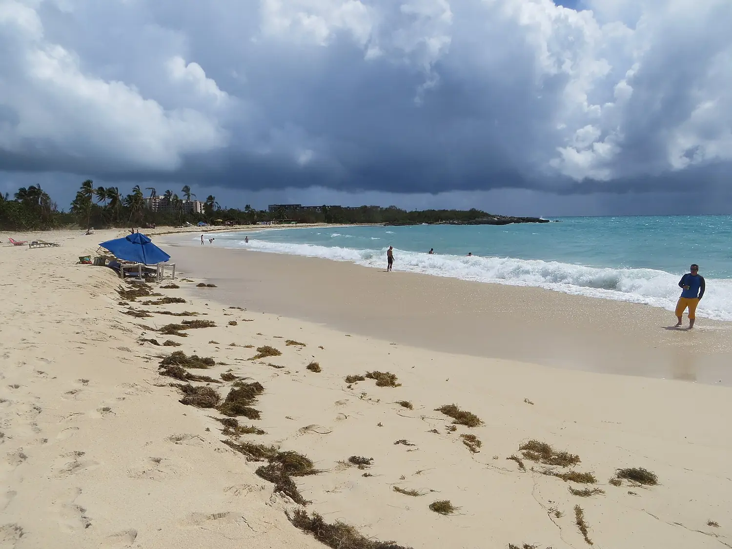 Mullet Bay (after Gonzalo), St Maarten, Oct 2014 (15523679218)