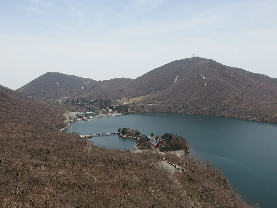 Onuma Lake @ Trail from Mount Kurobi to Lake Onuma @ Mount Akagi area (14018415948)