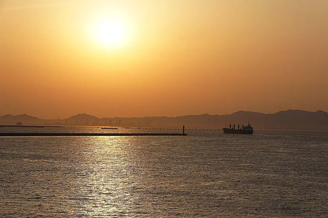Port of South Osaka - 大阪南港 - panoramio