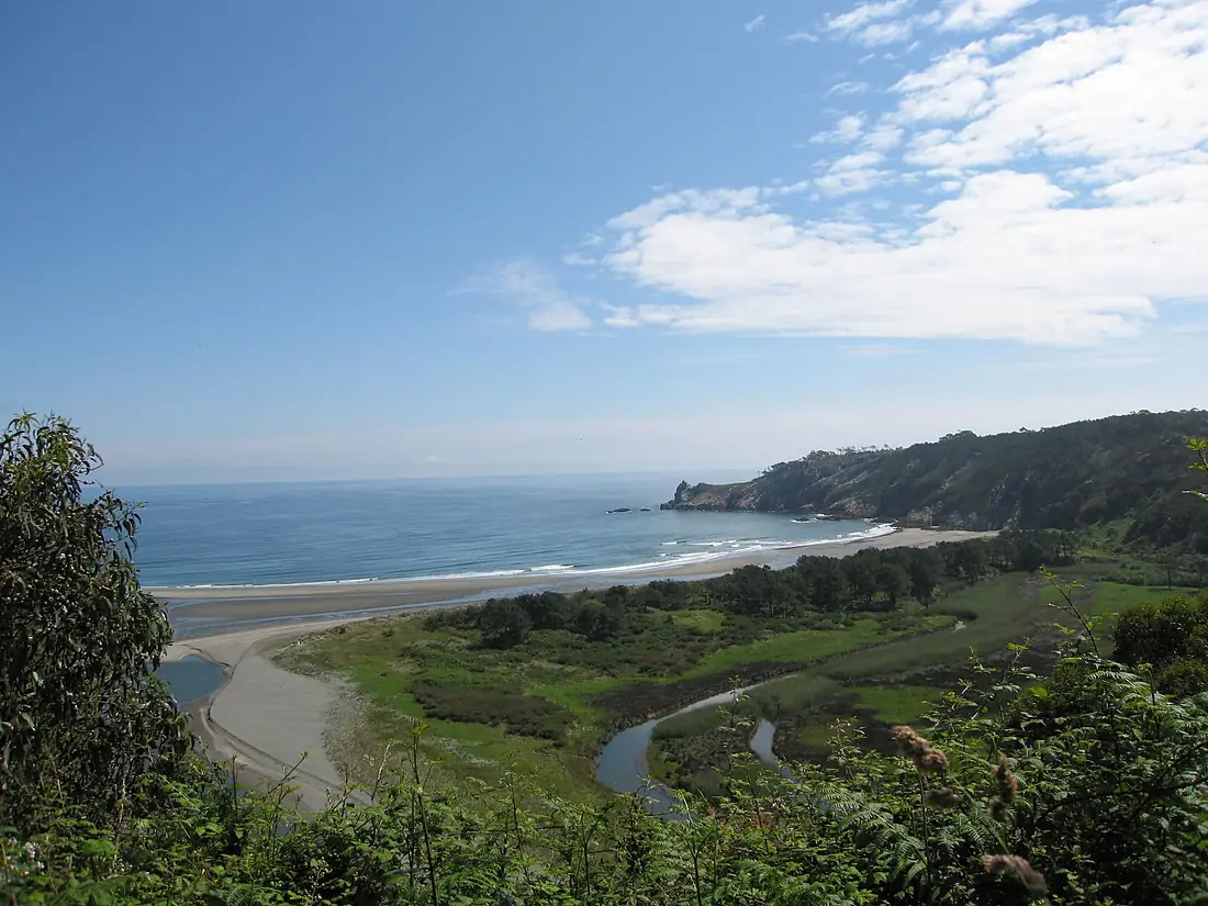 Playa y rio en Barayo (2629299730)
