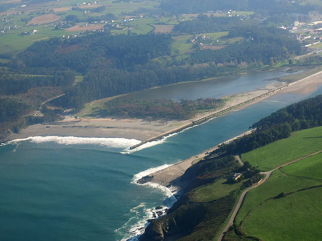 PA120194 - Desembocadura de la ría de Navia