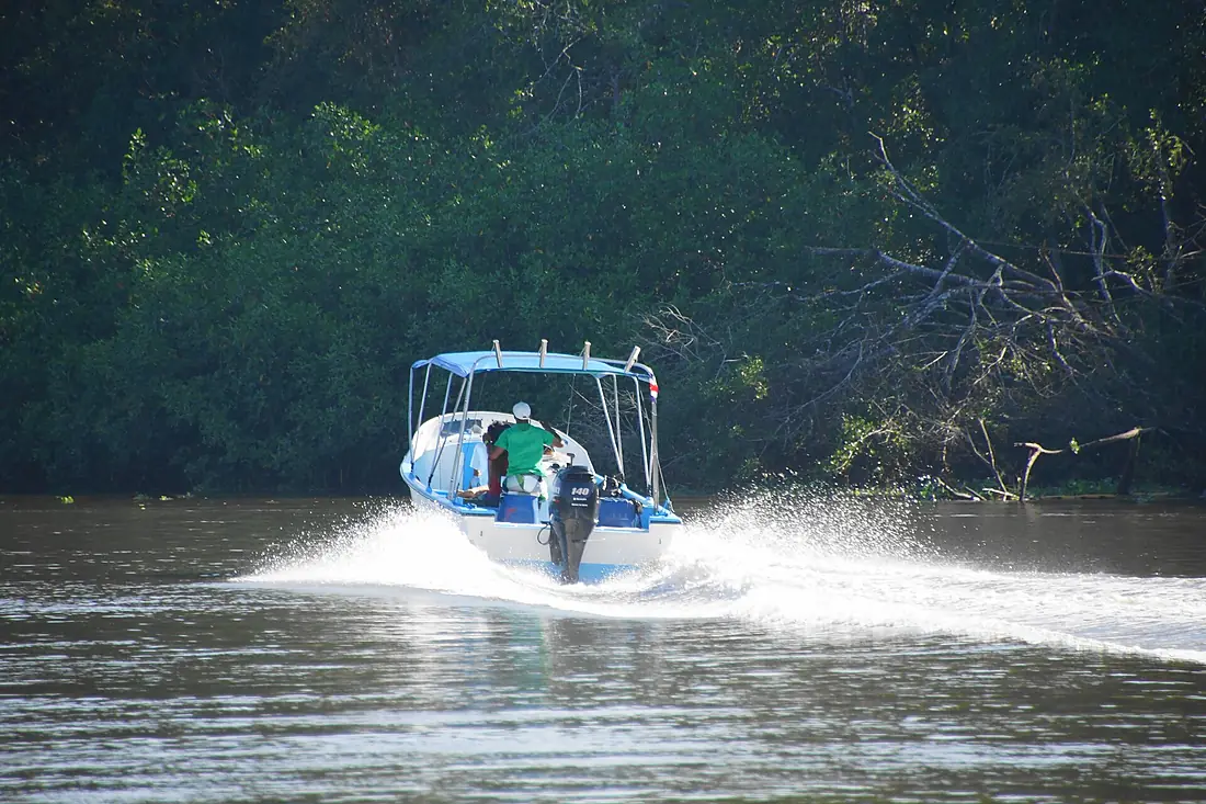 Boat in Costa Rica (8499659105)