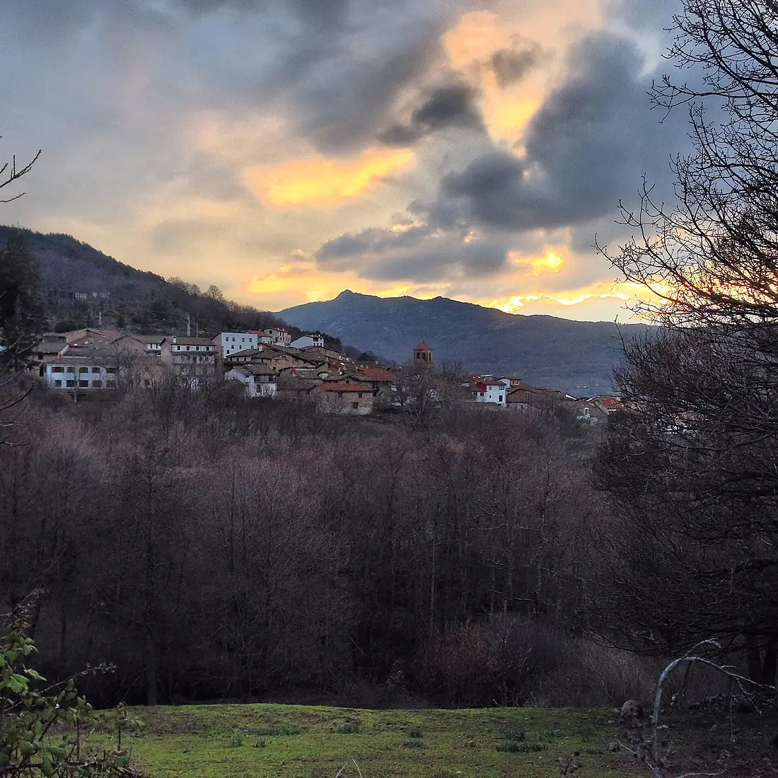 Anochece en Candelario