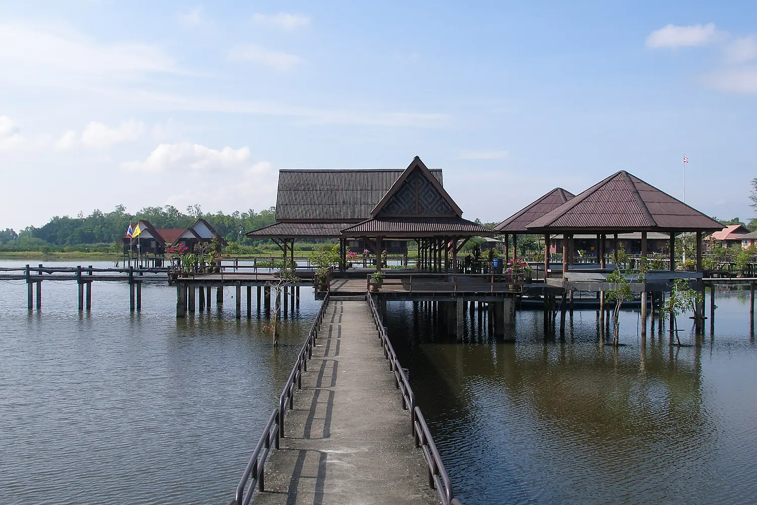 Thale Noi (lake), Houses, Phatthalung, Thailand