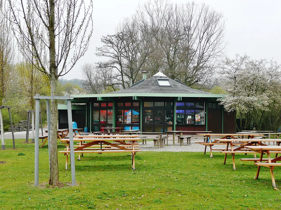 Café Biergarten MaxS am Max-Eyth-See (sbr – Gemeinnützige Gesellschaft für Schulung und berufliche Reintegration) - panoramio
