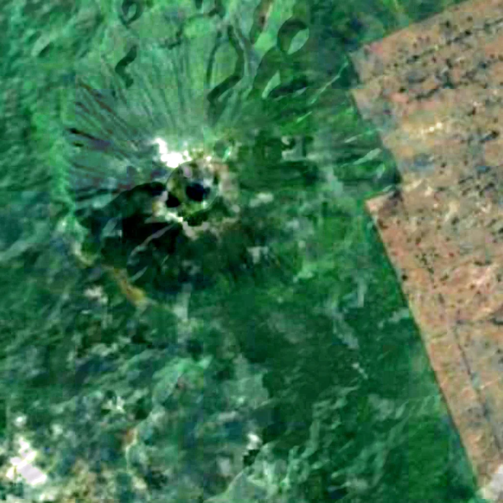 Volcanoes National Park seen from above (Sentinel-2)
